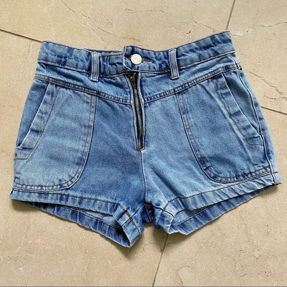 Bogs Jeans Urban Outfitters Jean Denim Shorts Size 2 - Picture 1 of 3